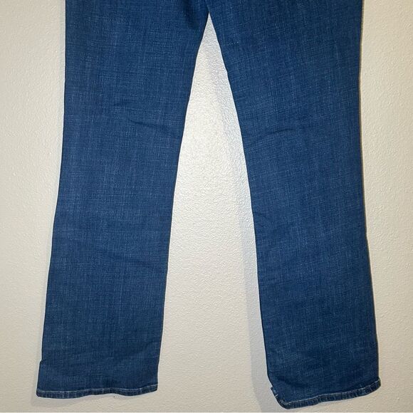 Levi’s Slimming Boot Cut Denim Jeans women’s size 30 - Picture 6 of 9